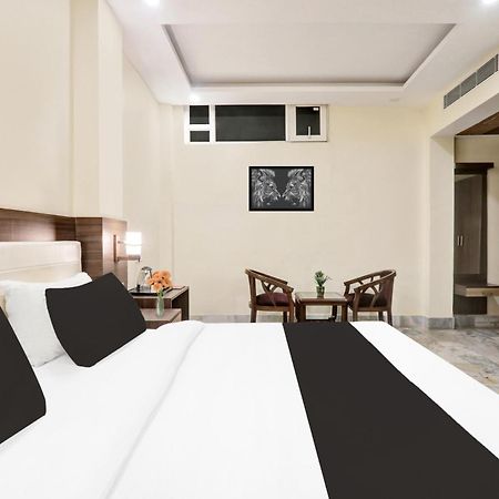 Super Townhouse Kankarbagh Formerly Kunwar Alcajars Patna  Bagian luar foto