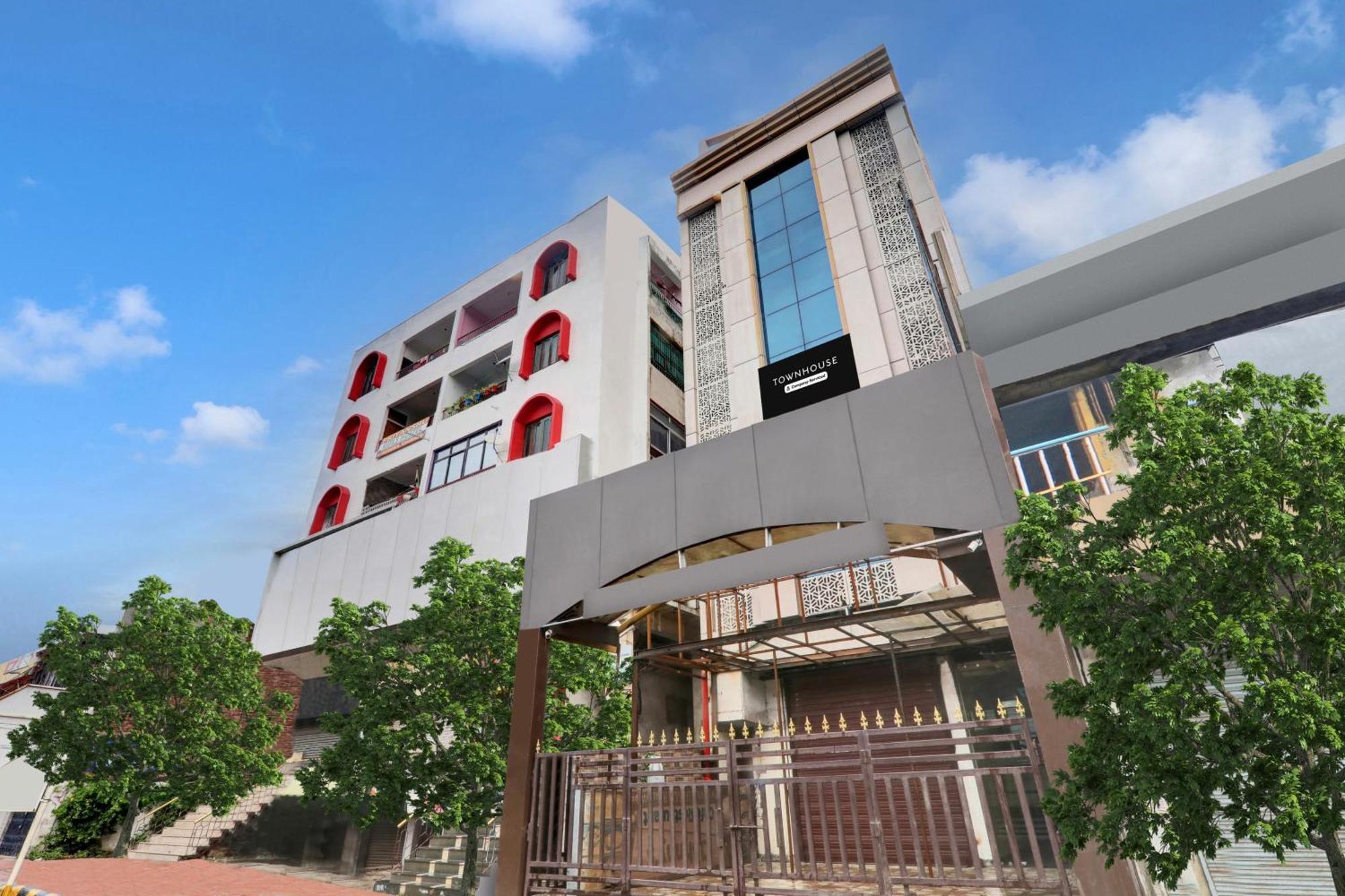 Super Townhouse Kankarbagh Formerly Kunwar Alcajars Patna  Bagian luar foto