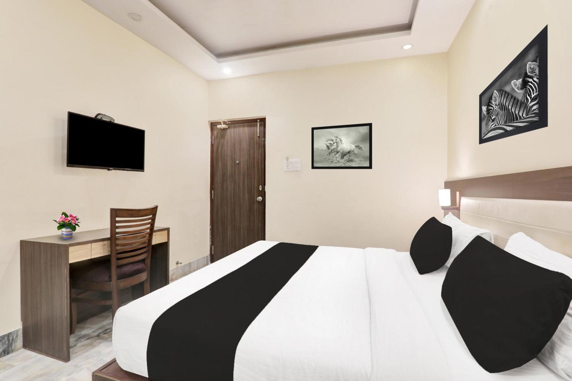 Super Townhouse Kankarbagh Formerly Kunwar Alcajars Patna  Bagian luar foto