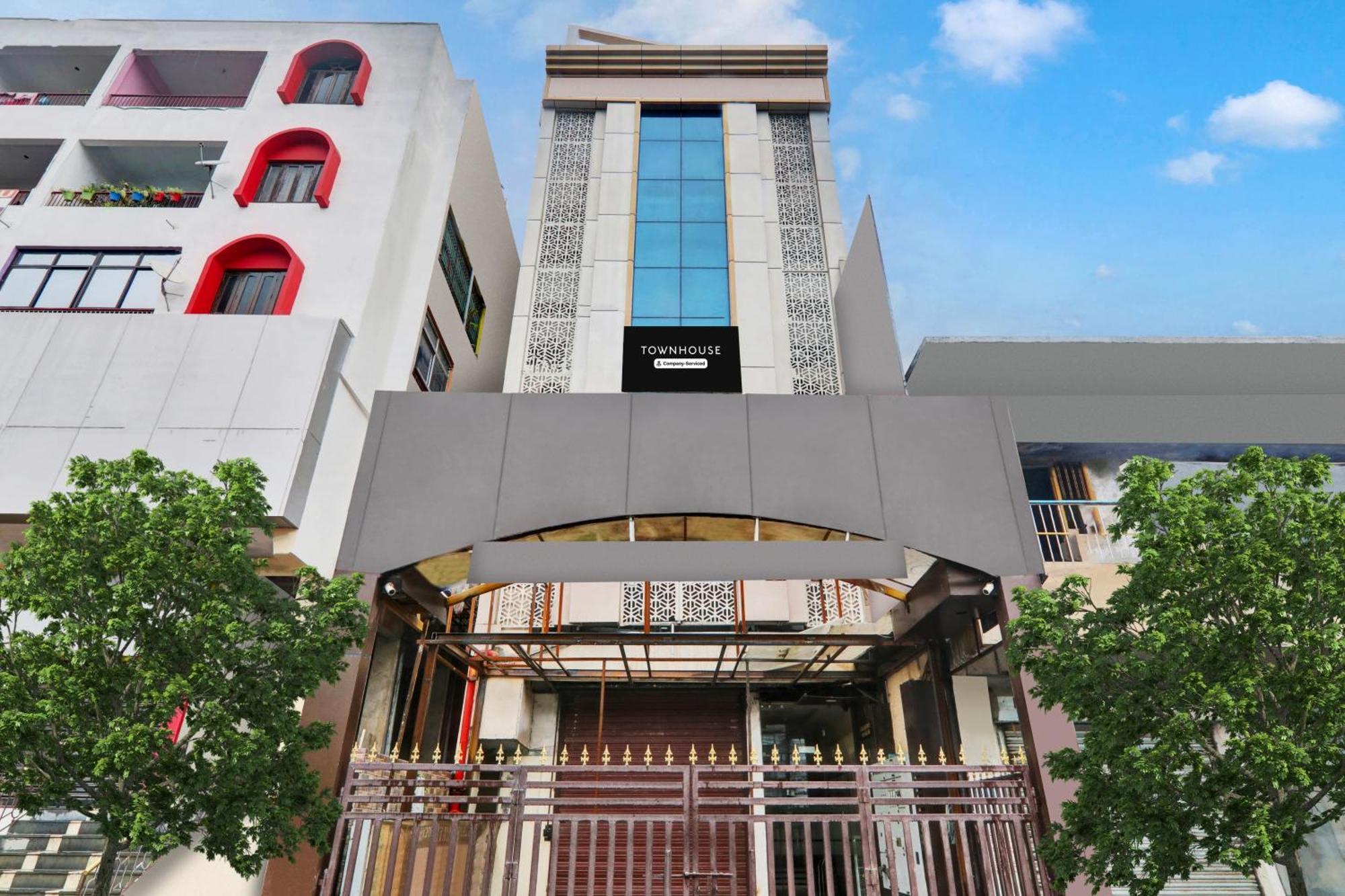 Super Townhouse Kankarbagh Formerly Kunwar Alcajars Patna  Bagian luar foto