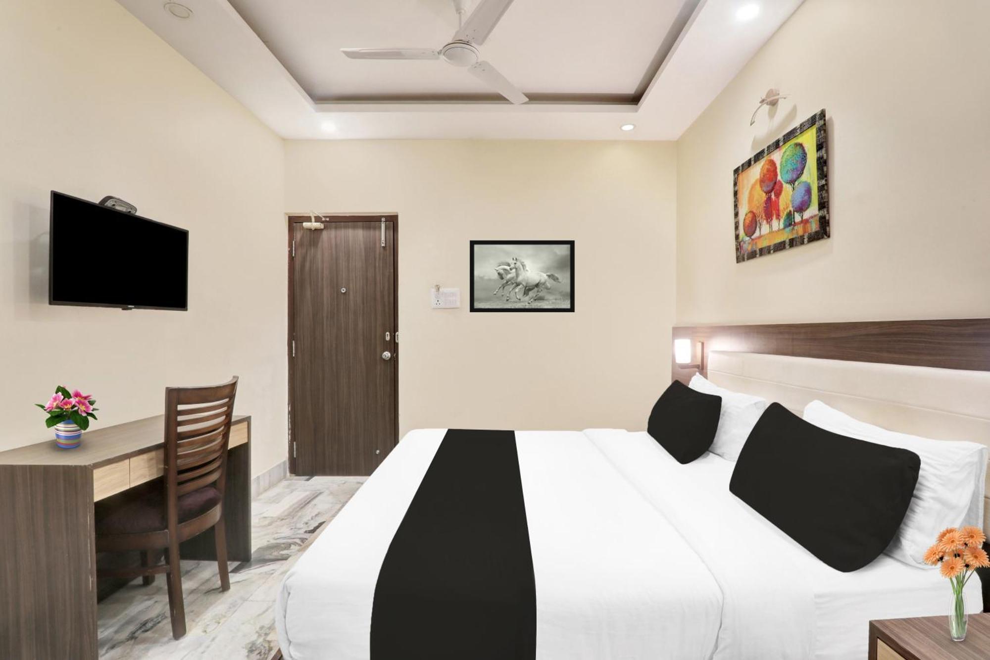 Super Townhouse Kankarbagh Formerly Kunwar Alcajars Patna  Bagian luar foto