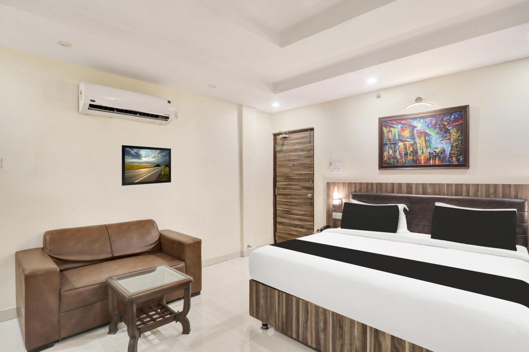 Super Townhouse Kankarbagh Formerly Kunwar Alcajars Patna  Bagian luar foto
