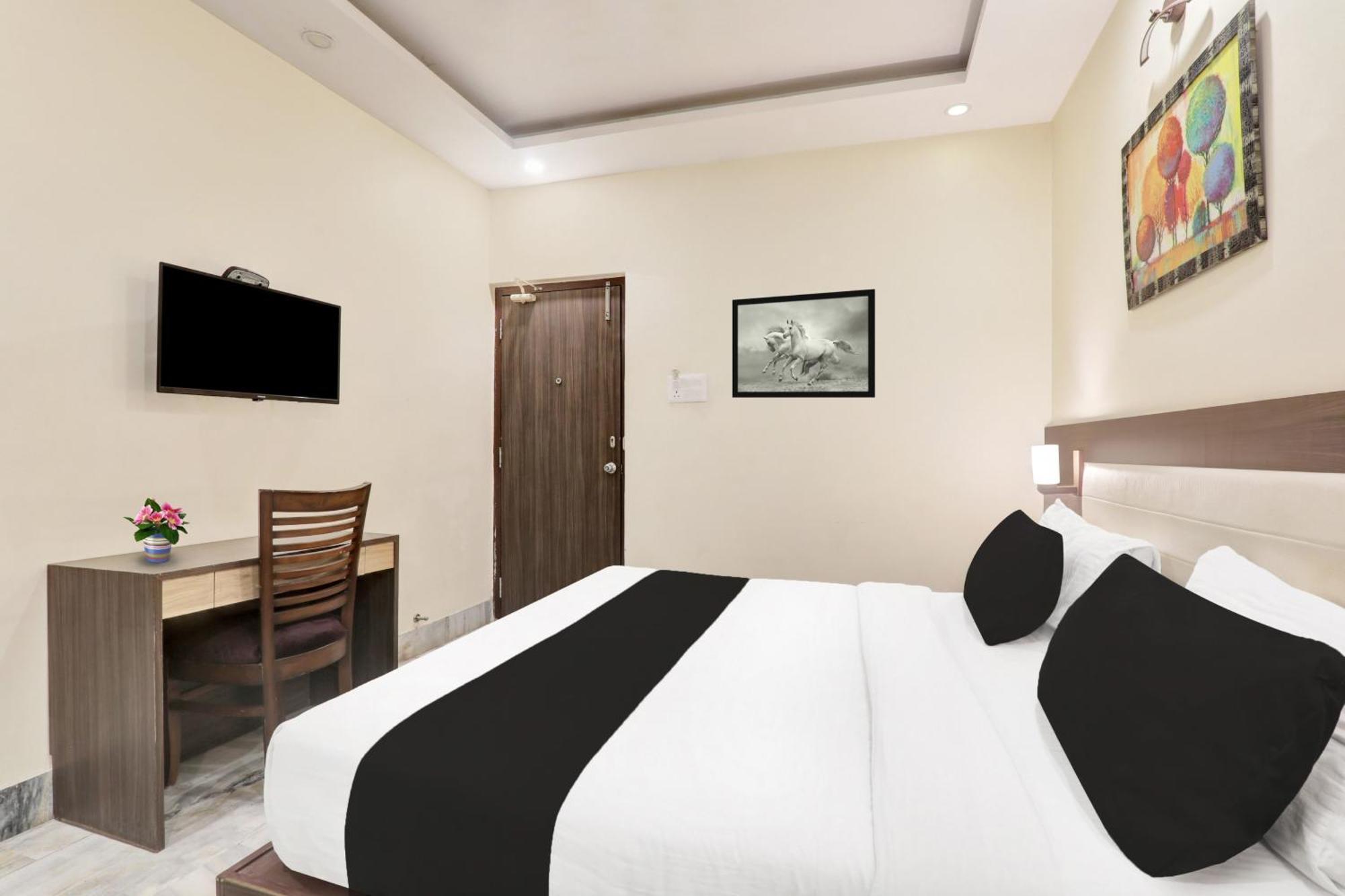 Super Townhouse Kankarbagh Formerly Kunwar Alcajars Patna  Bagian luar foto