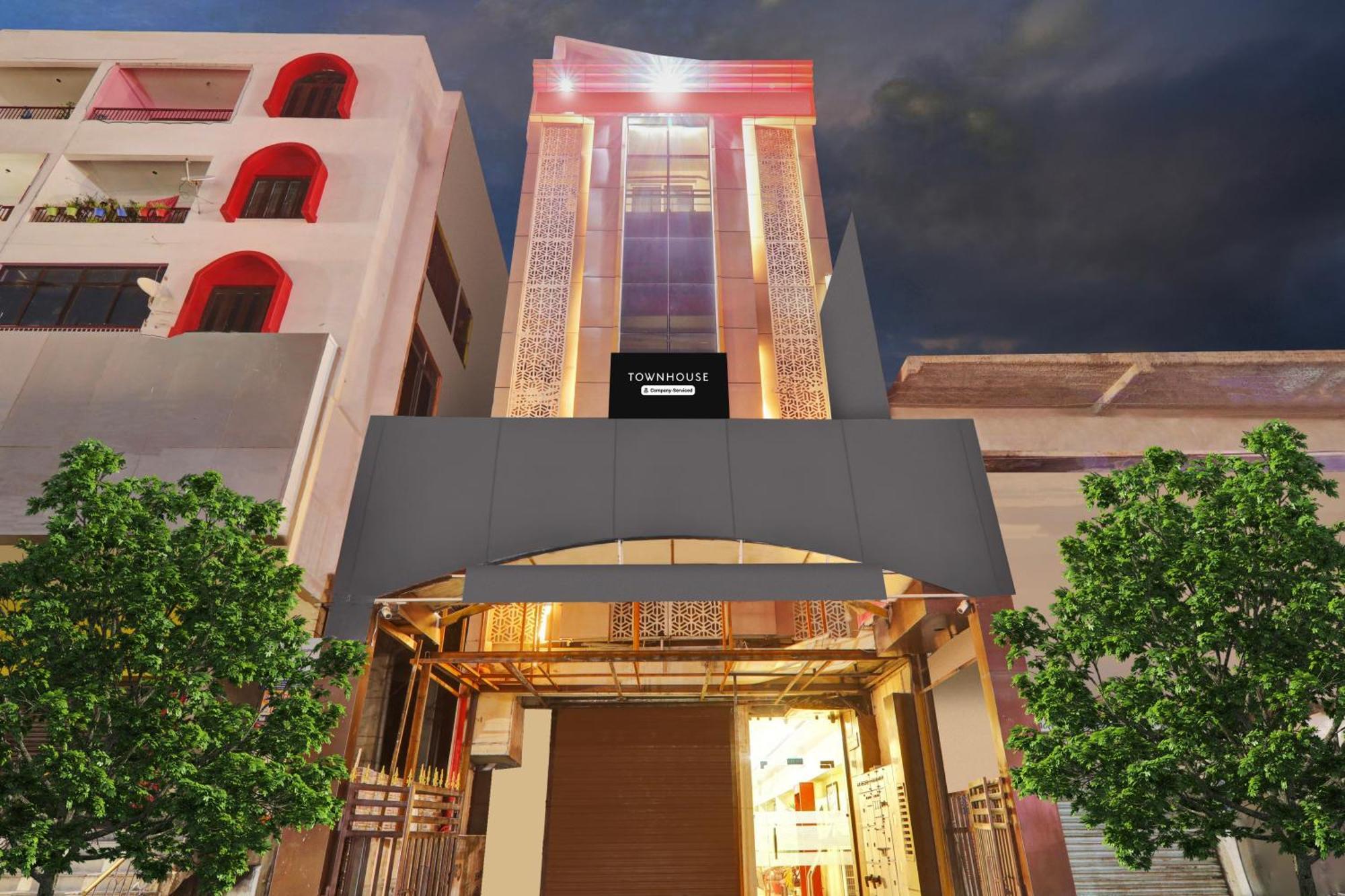 Super Townhouse Kankarbagh Formerly Kunwar Alcajars Patna  Bagian luar foto
